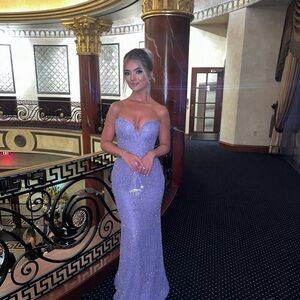 Chic Strapless Lavender Gown